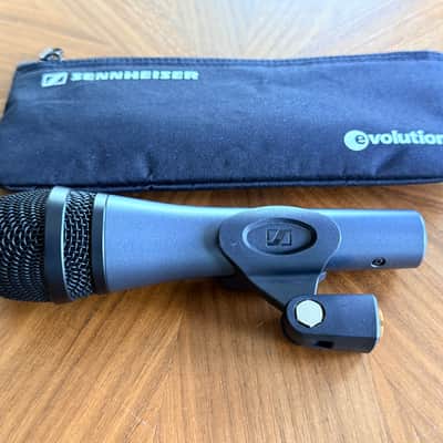 Sennheiser e835 Handheld Cardioid Dynamic Vocal Mic - Mint! image 2
