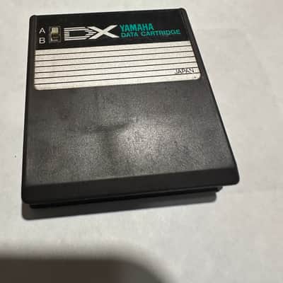 Yamaha Dx-7 voice rom cartridge 3 master group and keyboard pluck group 1990  - Brown image 2