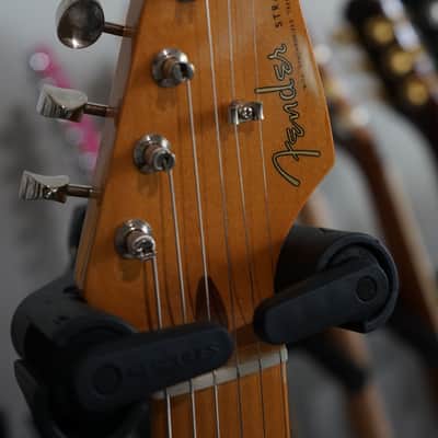 Fender Vintera II '60s Stratocaster with Maple Fretboard 2023 - Present - 3-Color Sunburst image 6