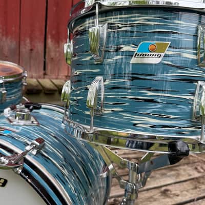 Ludwig 1970 - Blue Oyster “Bowling Ball” Pearl image 1