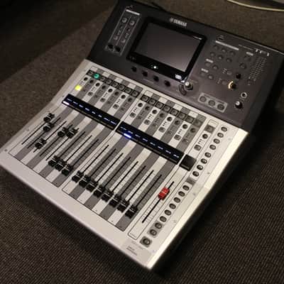 Yamaha TF1 40 Input Digital Mixing Console 2015 - Present - Grey / Black image 5
