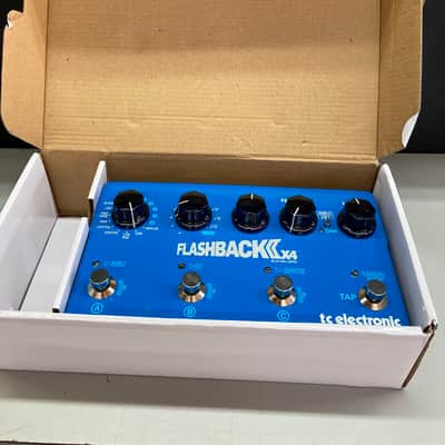 TC Electronic Flashback X4 Delay & Looper 2011 - 2019 - Blue image 8