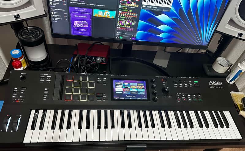 Akai MPC Key 61 w/750 GB HD image 1