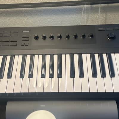 Native Instruments Komplete Kontrol A49 2018 - Present - Black image 1