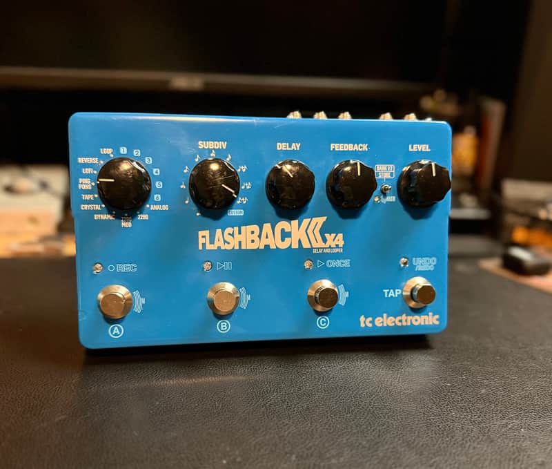 TC Electronic Flashback X4 Delay & Looper 2011 - 2019 - Blue image 1