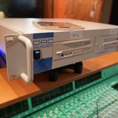 Digital Audio Concepts SCSI CD-ROM & Iomega Jaz Drive - for AKAI S-series samplers 2002 - White image 7