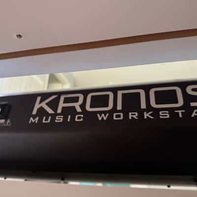 Korg Kronos X Music Workstation 88 Keys 2010s - Black  - With Gator GK-88 Lightweight 88-Note Keyboard Case with Wheels image 7