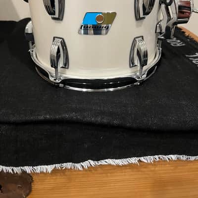Ludwig Legacy Maple 7.5x10 Tom in Gorgeous Silver Silk! New Condition! image 1