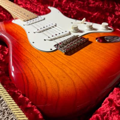 Fender 1999 Custom Shop Classic Player Stratocaster V- Neck - Aged Cherry Sunburst image 10