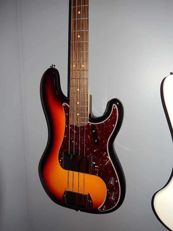 Fender American Vintage Precision Bass