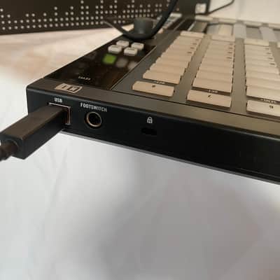 Native Instruments MASCHINE JAM Production & Sequencing Controller image 3
