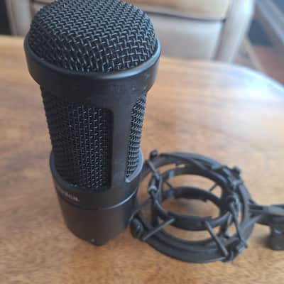 Audio-Technica AT2035 Large Diaphragm Cardioid Condenser Microphone 2010s - Black image 4