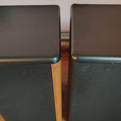 Advent A1122 bookshelf speakers in excellent condition - 1990's image 5