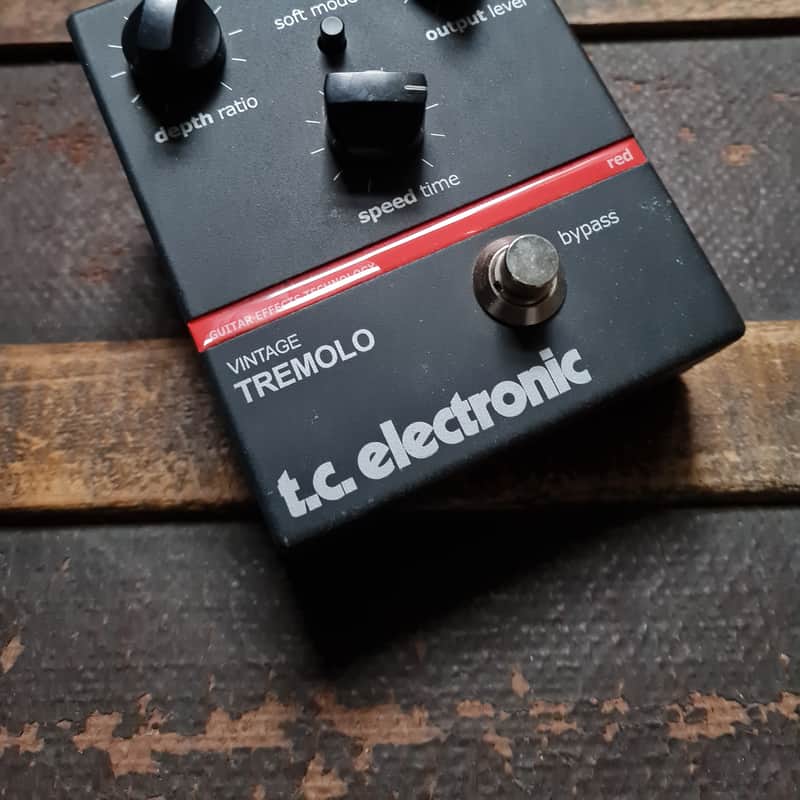 2000s TC Electronic Vintage Tremolo Black