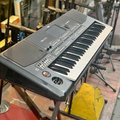 Korg Pa600 61-Key Arranger Workstation