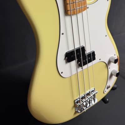 Fender Player II Precision Bass 4-String Bass Guitar Hialeah Yellow Finish image 5