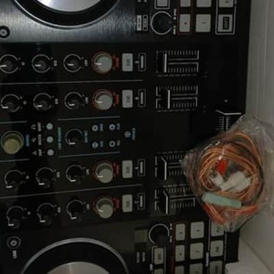 BRAND NEW / UNUSED Traktor Kontrol S4 MK2 (with Software License) DJ Bundle with Pioneer HDJ-X7 Headphones image 7