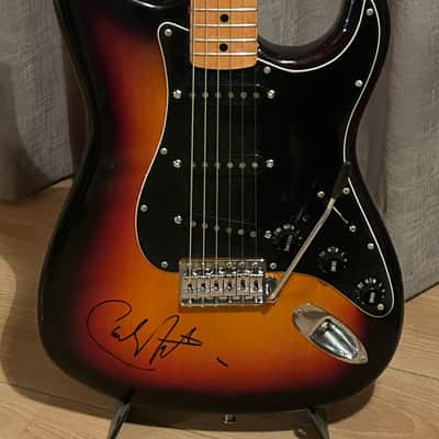 Fender Stratocaster 1975 signed by Carlos Santana, Maple Fretboard image 3