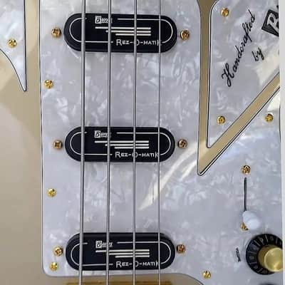 Burns COLLECTOR GRADE BISON BASS- Custom Shop - Scroll -LONDON-MAGAZINE FEATURE! image 7
