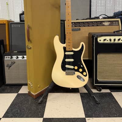 Fender Jimmie Vaughan Tex-Mex Signature Stratocaster 1996 - Present - Olympic White image 3
