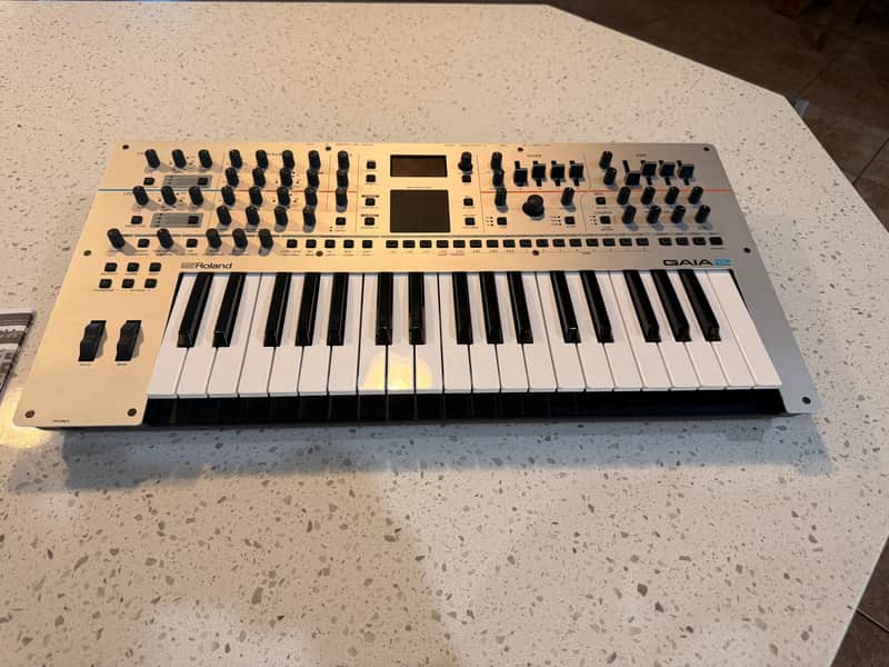 Roland Gaia 2 37-Key 22-Voice Synthesizer