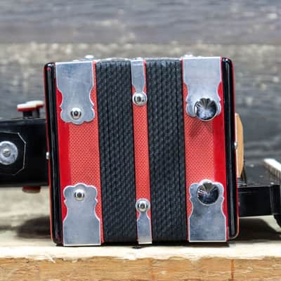Gagné & Frère 1-Row 2-Bass 10-Treble Button "D" Red & Black Diatonic Accordion image 3