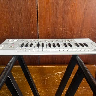 Yamaha CS01 rare white color vintage analog monophonic synthesizer image 4