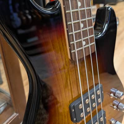 G&L Tribute Series L-2000 Bass with Rosewood Fretboard 2010s - Tobacco Sunburst image 6
