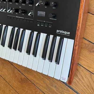 Korg Prologue 8 Polyphonic 49-Key 8-Voice Analog Synthesizer 2018 - Present - Black/Wood image 3