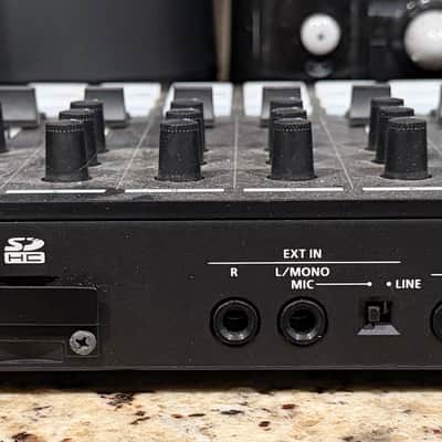 Roland MC-707 Groovebox Black image 4
