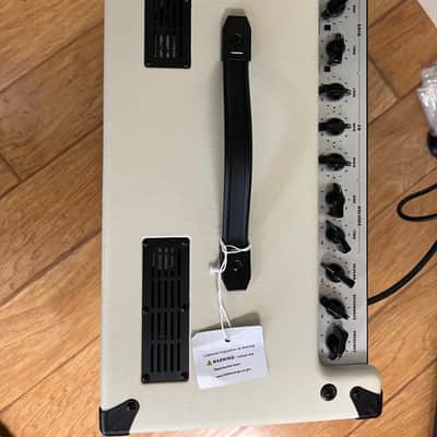 EVH 5150 Iconic Series 2-Channel 15-Watt 1x10" Guitar Combo 2021 - Present - Ivory image 3