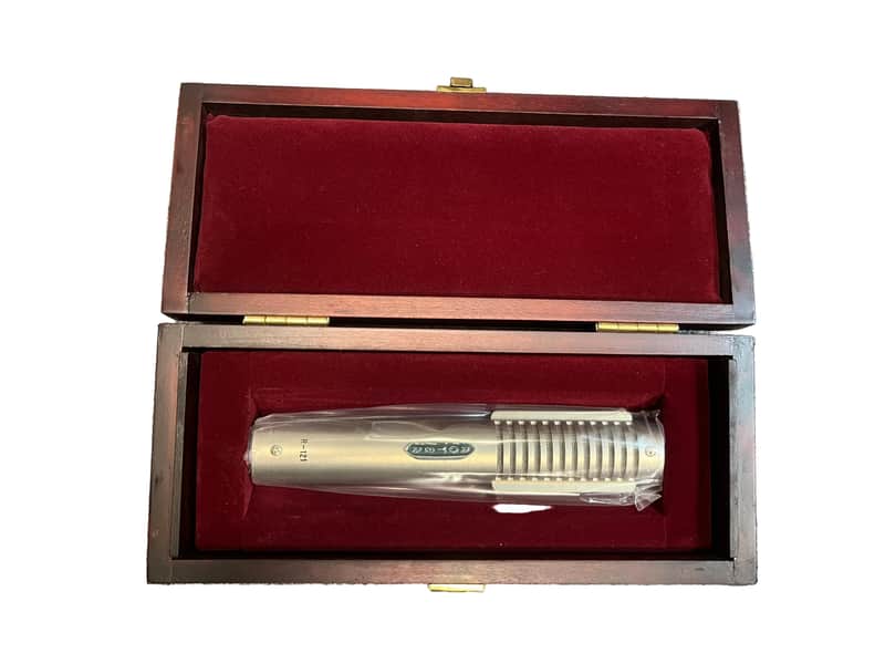 Royer Labs R-121 Ribbon Microphone (Pre-owned in excellent condition) image 1