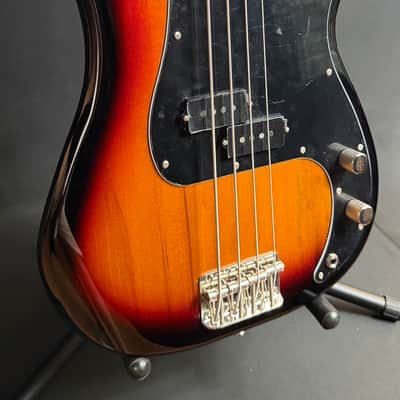 Squier Classic Vibe 70's Precision Bass 4-String Bass Guitar 3-Tone Sunburst (195) image 3