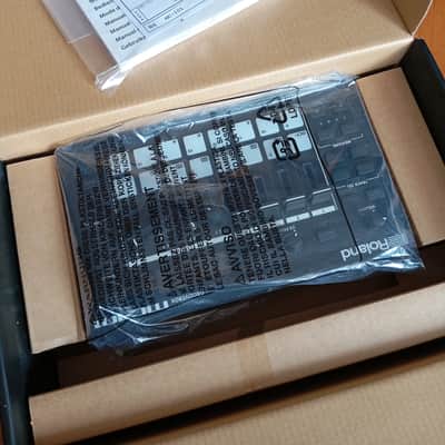 Roland MC-101 Groovebox / Drum Machine / Synthesizer image 5