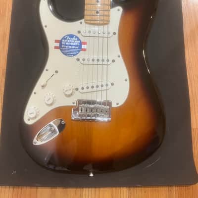 American Fender Stratocaster 2011 (FSR) - 2 tone sunburst image 1