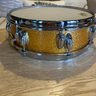 Slingerland 1970 4x14 buddy rich 3 ply 8 lug snare drum gold sparkle image 5