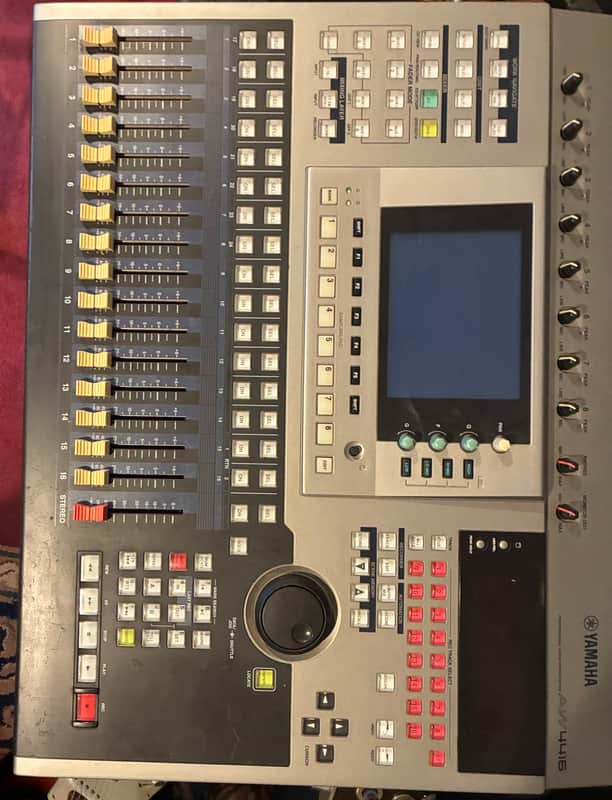 Yamaha AW4416 Professional Audio Workstation 16-Track Digital Recorder