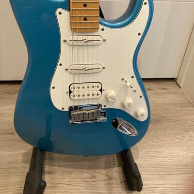 Hello Gorgeous! MINT 1996 Fender American Standard Stratocaster Ocean Turquoise Metallic with Matching Headstock! image 2