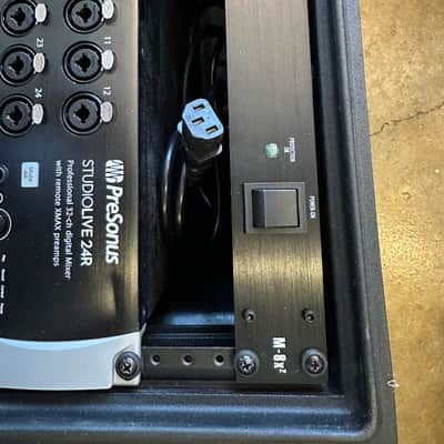 PreSonus StudioLive 24R with Gator Pro Case and Furman Power Conditioner Bild 6