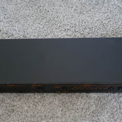 MOTU (Mark of the Unicorn) MIDI Express 1993 - MIDI Interface/Patchbay, 4x6 (4 In / 6 Out), SMPTE image 2