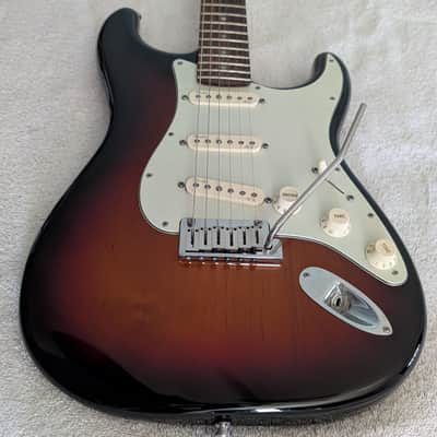 2013 Fender American Deluxe Stratocaster with Rosewood Fretboard - 3-Color Sunburst image 6