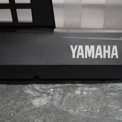 Yamaha PSR-225 61-Key Portable Keyboard image 8
