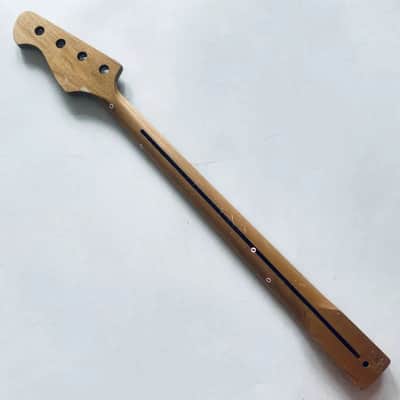 Harley Benton 4 String Jazz Bass Style Maple Neck, 20 Frets Fingerboard image 3