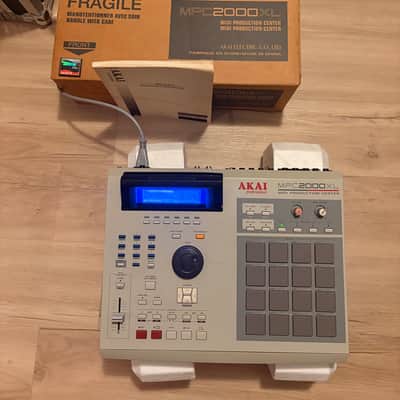 Akai MPC2000XL NEW SCREEN ORIGINAL BOX CF 8 OUTS ORIGINAL MANUAL MAX RAM image 2