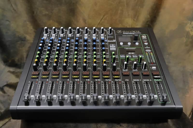 Mackie Onyx12 12-Channel Multitrack Analog Mixer with USB *open -return unit- *perfect & in-box! image 1