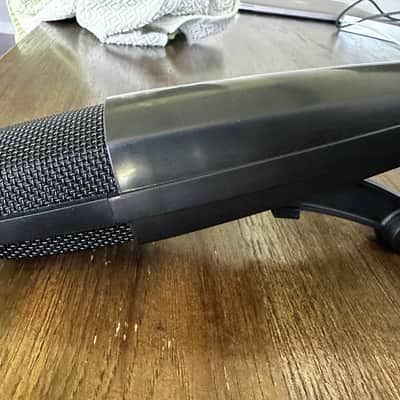 Sennheiser MD 421-II Dynamic Microphone w/ Case & Clip image 5