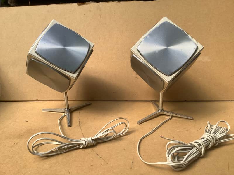 Grundig Audiorama 700 hifi cube vintage speakers / amazing design