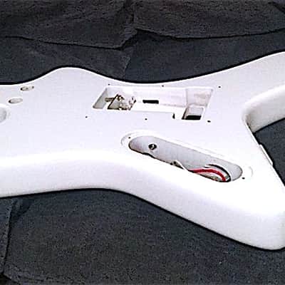 RARE FLOYD ROSE KRAMER VOYAGER (WHITE) GUITAR BODY - NEEDS REPAIRS (GLUE, PAINT TOUCH-UP) image 4