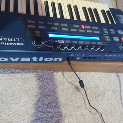 Novation UltraNova 37-Key 20-Voice Synthesizer 2010 - Blue imagen 2