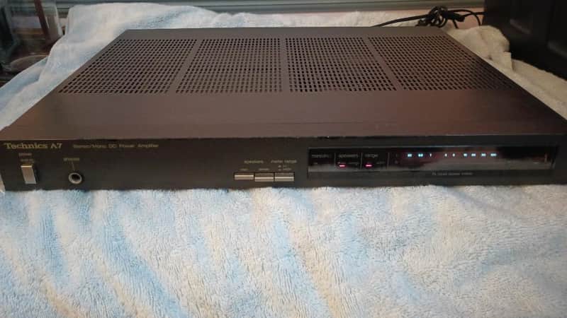 Technics SE A7 audiophile amplifier in excellent condition - 1980's image 1